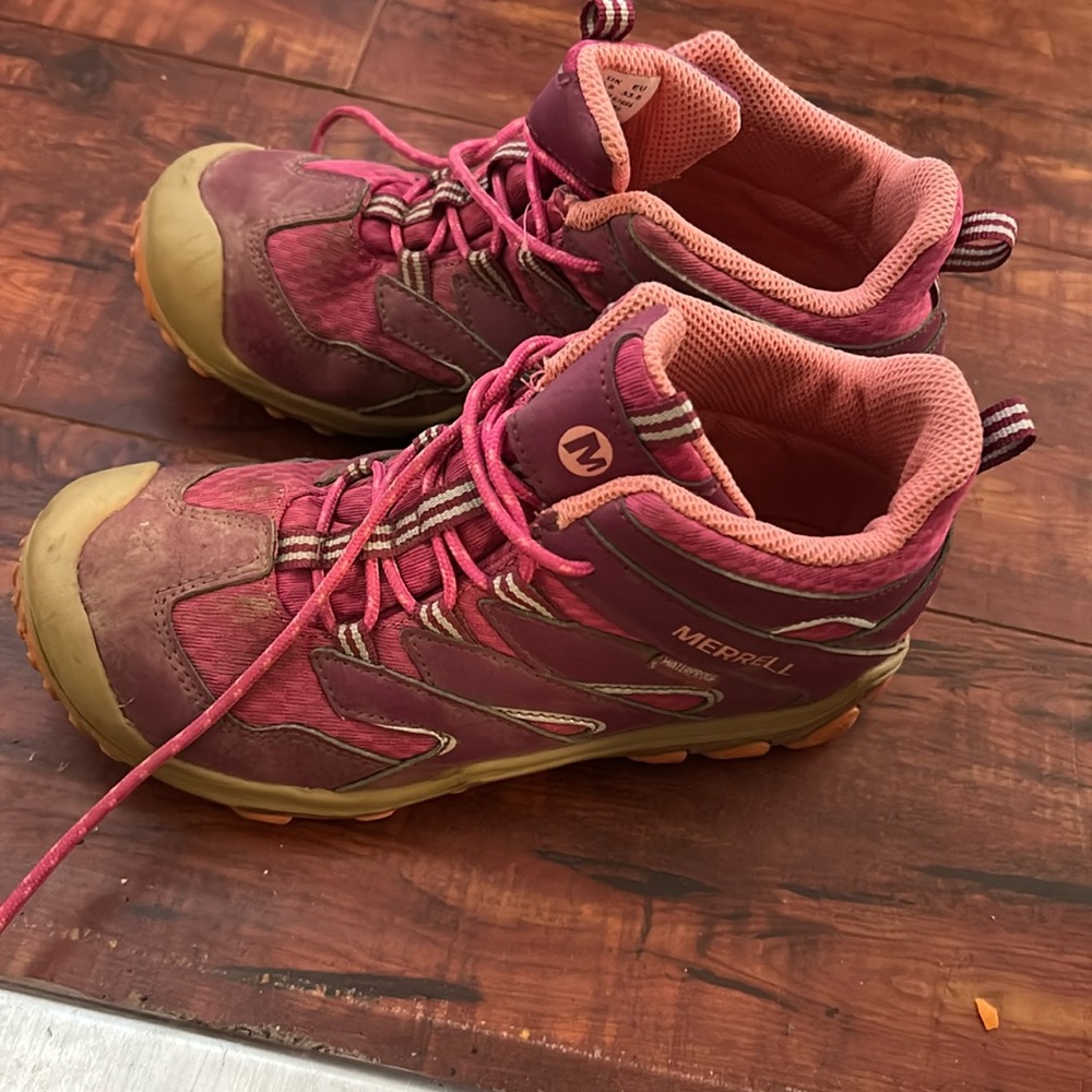 Merrill low rise hiking boots